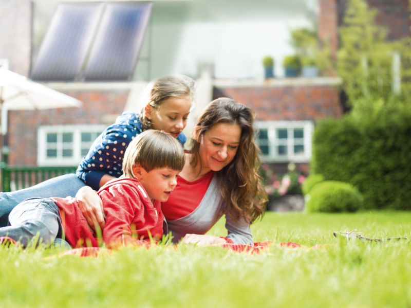 Worcester Greenskies Solar Lifestyle Insitu Garden View