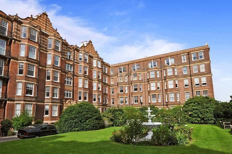 Kenilworth Court Building